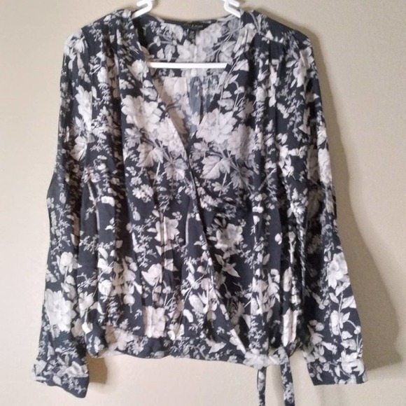 Lucky Brand Floral 3/4 Sleeve Wrap Blouse Side Tie - Picture 2 of 11